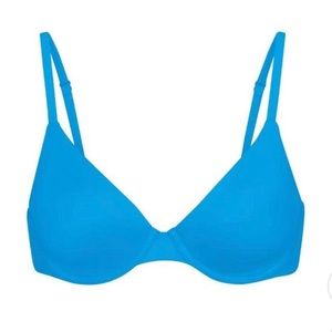 💙 SKIMS FITS EVERYBODY T-SHIRT BRA IN “MYKONOS”- LIMITED EDITION & SOLD OUT 💙